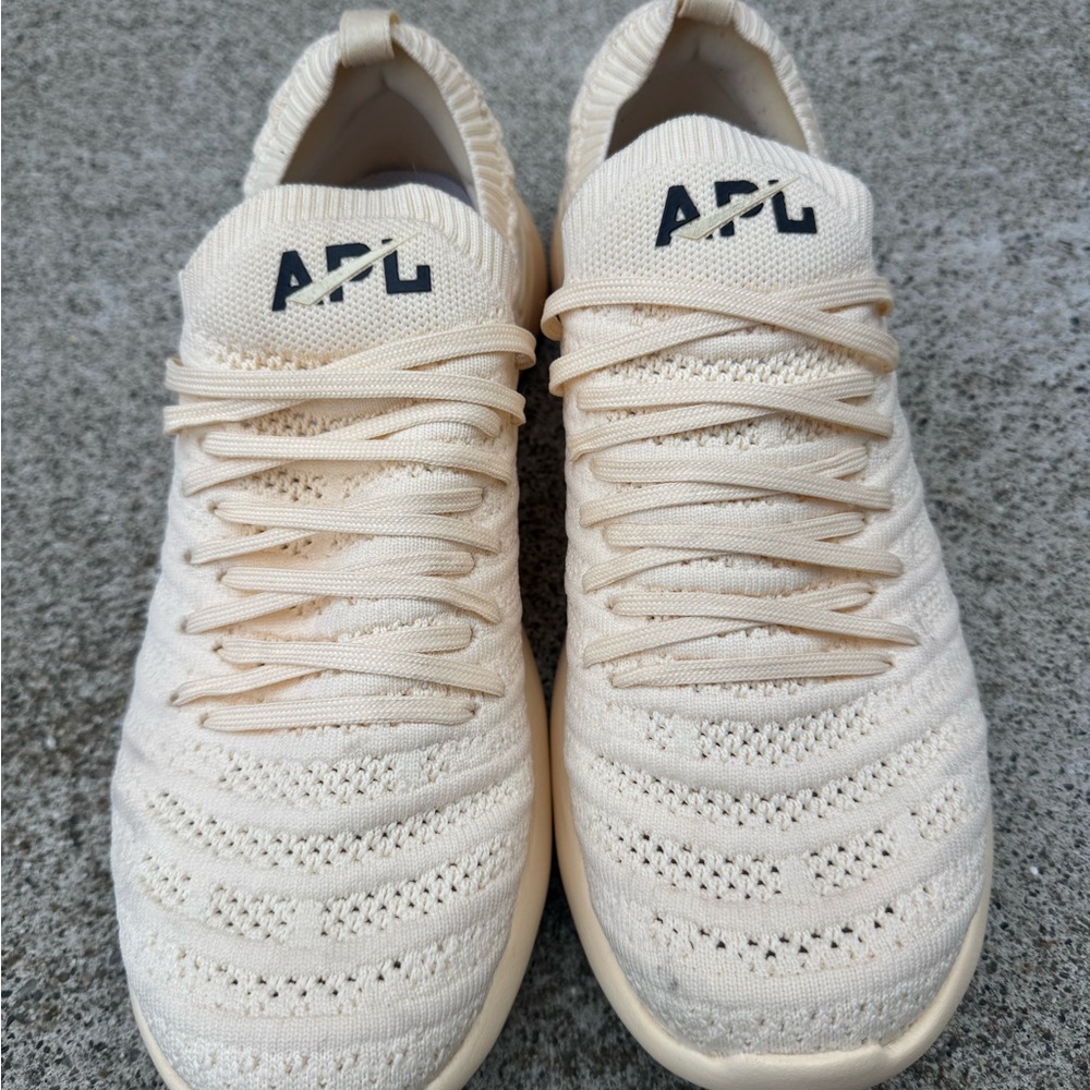 APL shoes